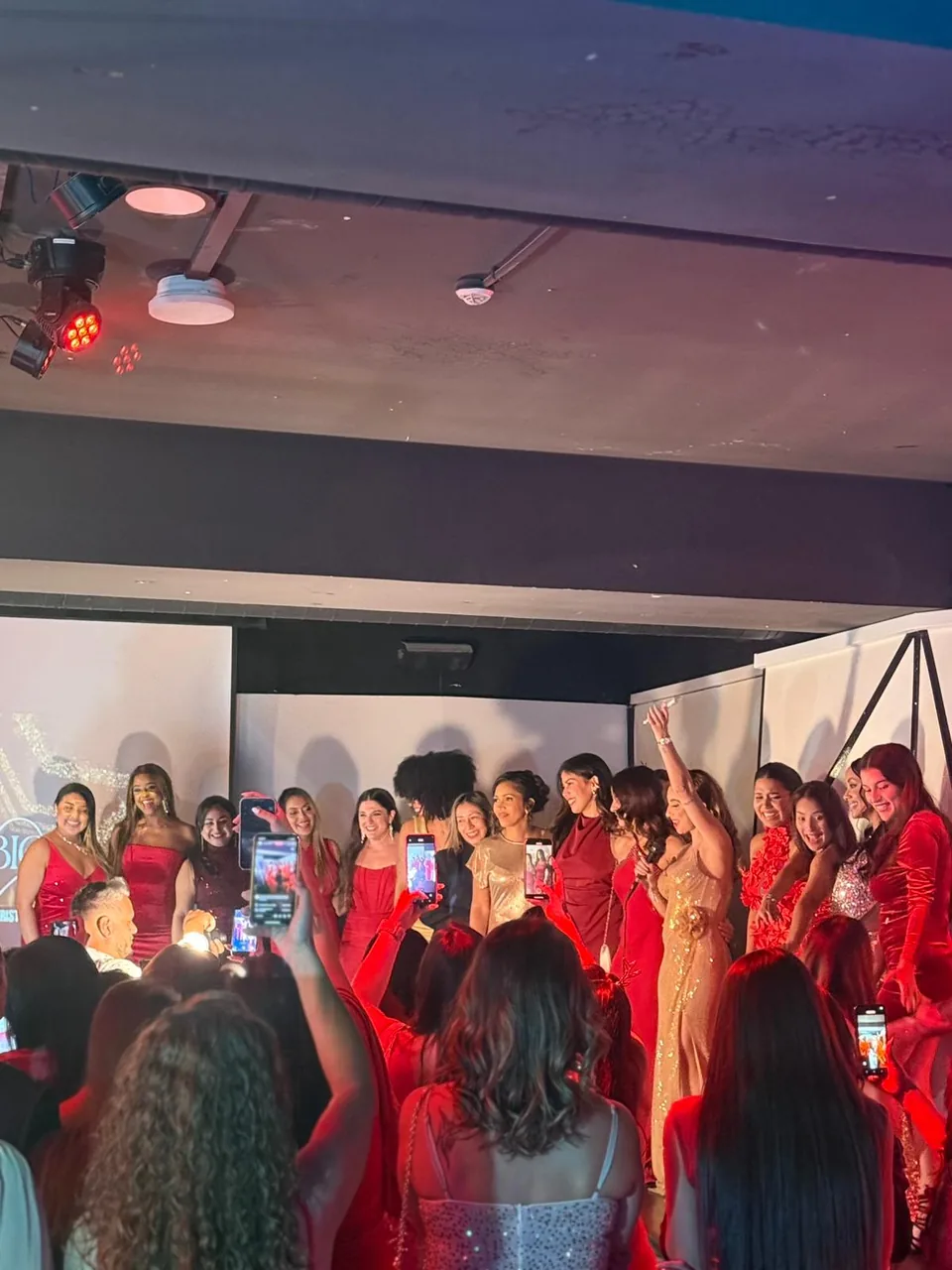 Producción de moda y desfile en Showroom Fashion Bar